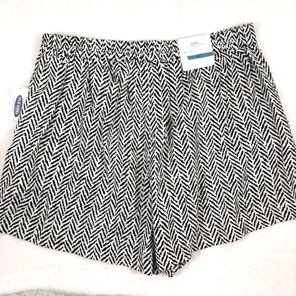 NWT Old Navy Skort/ Flowy Shorts - Picture 2 of 2